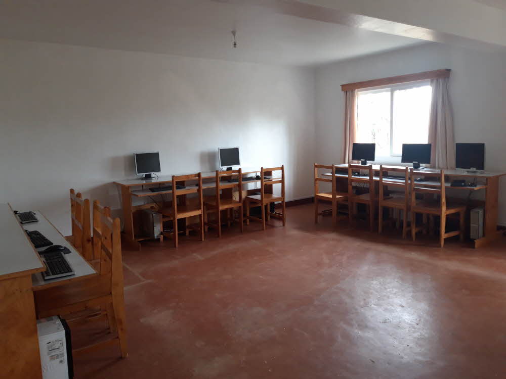 3551749274_1657621355.4166컴퓨터실.j